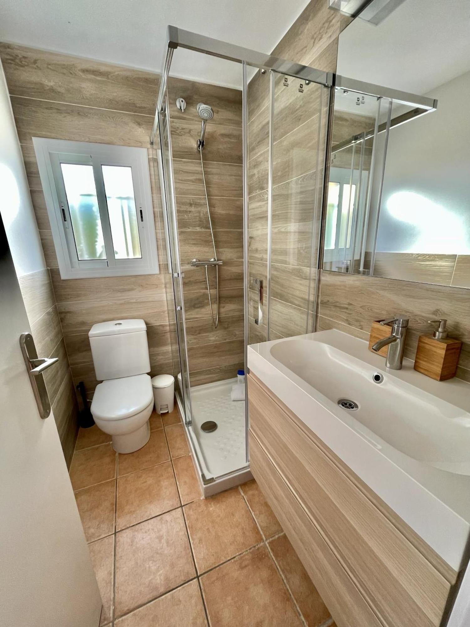 Casa Independientegardenviews2 Bedrooms บาร์เซโลนา ภายนอก รูปภาพ